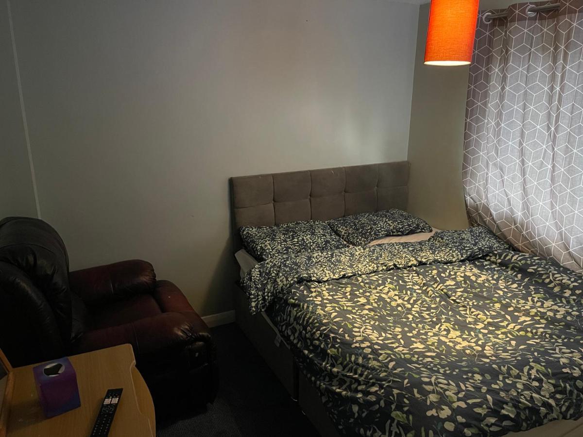 1 Bedroom In 3Bed House Bristol Exterior photo