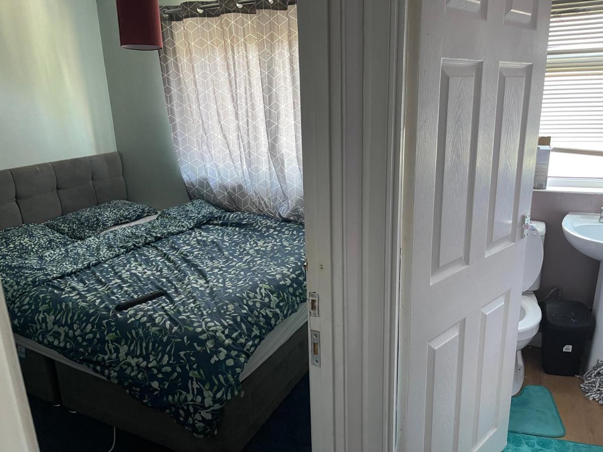 1 Bedroom In 3Bed House Bristol Exterior photo